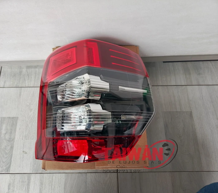 Stop con LED Mitsubishi Sportero L200 2021-2024